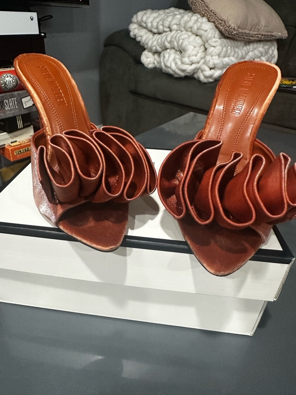 Steve Madden Affinity Rust Satin Ruffle Mule Heels - Picture 5 of 8